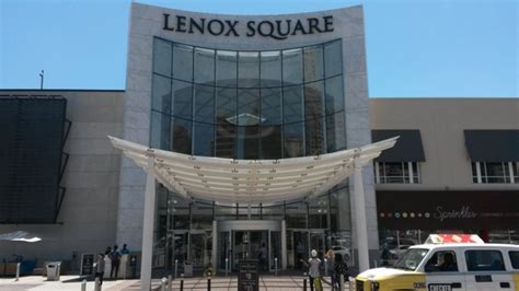 lenox mall hours today.